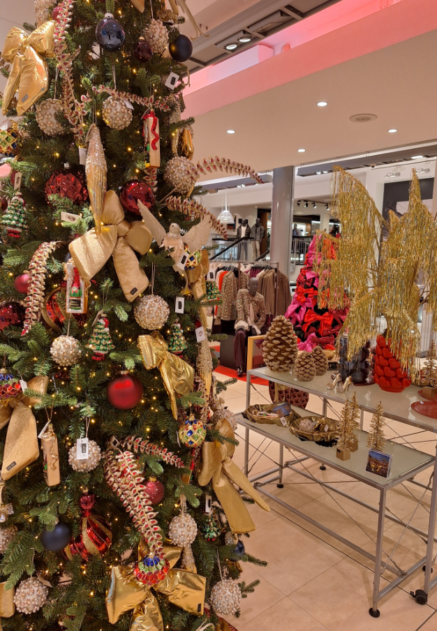 Ingang hal Piet Zoomers ModeMall