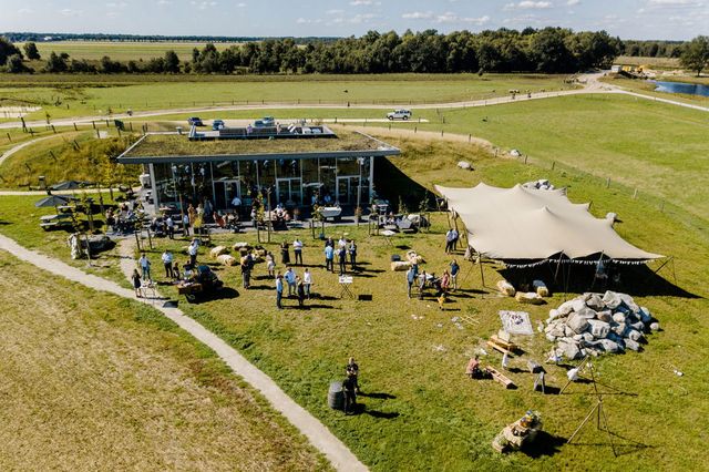 Luftaufnahme des Restaurants Wollegras am Rande des Bargerveen.
