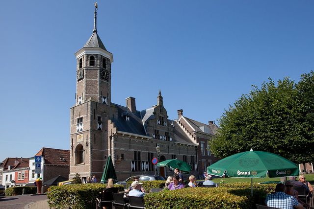 Foto van het terras van restaurant Bellevue in Willemstad.