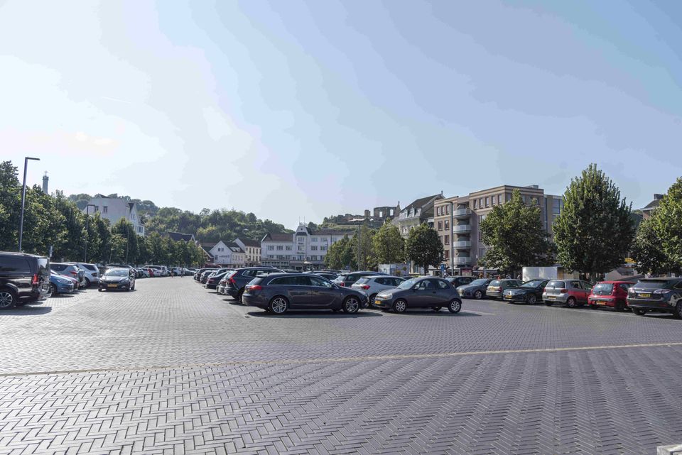 Valkenburg aan de Geul auto parkeren plein