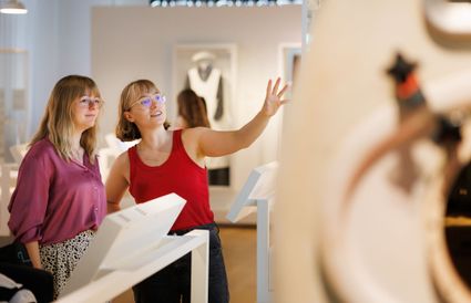 Studenten bezoeken Rijksmuseum Boerhaave.