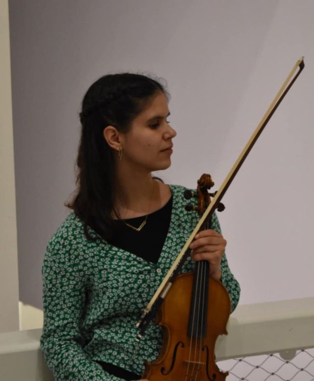 Foto links: Arp Schnitger-orgel, Jelle Marseille.
Foto midden: Márton Lénárt, gemaakt door Bouwe Luurtsema.
Foto rechts: Csenge Pozsonyi, eigen foto.