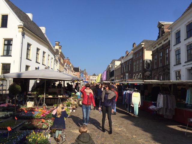 Winkelen op de markt in Zutphen