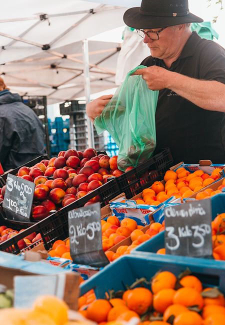 Fruitboer vrijdagmarkt Maastricht