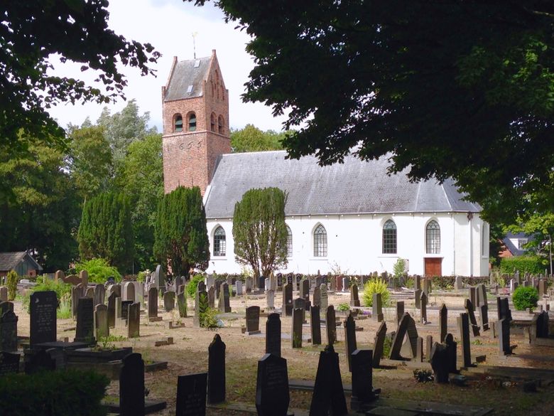 Begraafplaats bij Cultuurpodium Dorpskerk Huizum, Leeuwarden