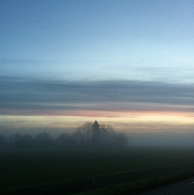 De avond valt over Westhem