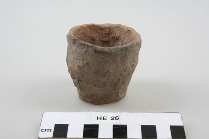 Handgevormd aardewerk potje uit Herveld, opgegraven door Janssen in 1844 (RMO).