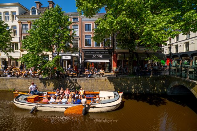 Opening Watersportseizoen Binnenstad Leeuwarden, 2024

Praamverhuur Leeuwarden