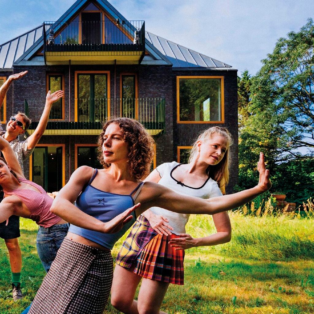 MAN || CO: Sorry not sorry