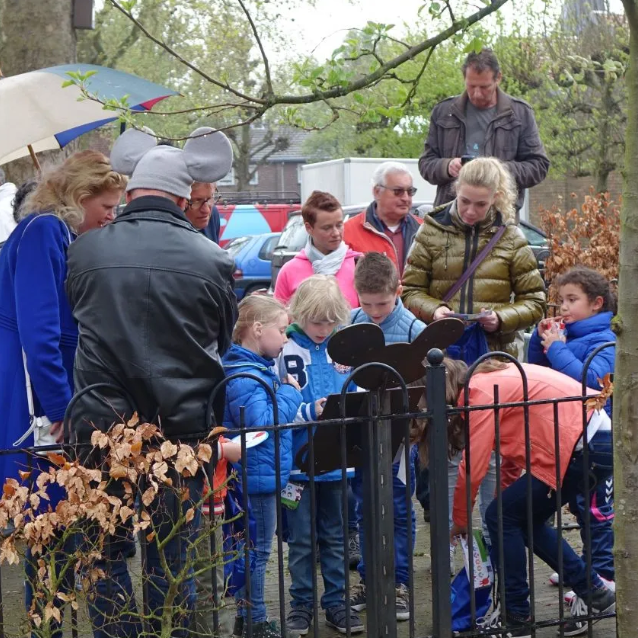 Kinderen tijdens de muizentocht in Geertruidenberg