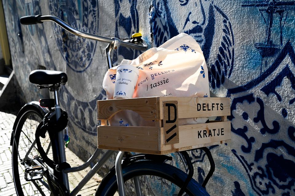 Koop lokaal echt dellufs tassie, kratje en bakkie