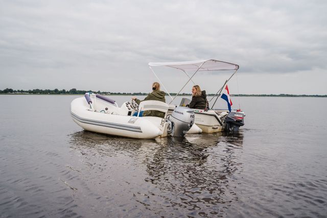 Boten bij Paviljoen de Rietzoom