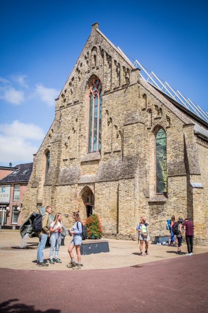 Er zijn maar liefst vier verschillende pelgrimstochten die door heel Friesland kruisen.