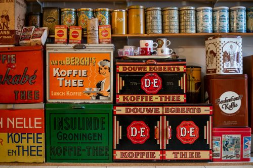Douwe Egberts Blikken | Blik Trommel en Oudheden Museum Niezijl