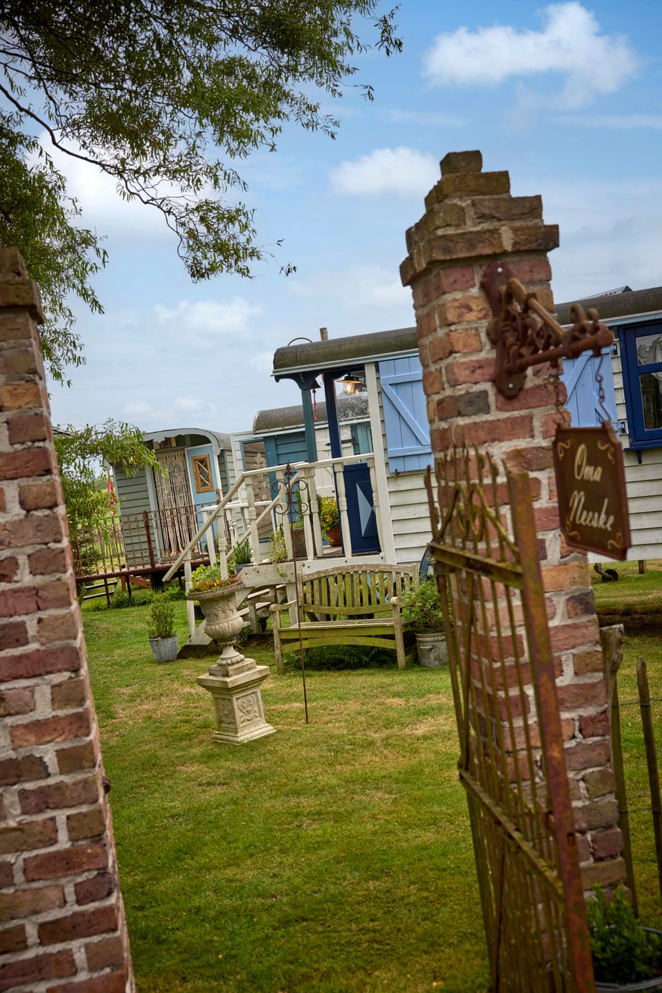 Pipowagens in Netersel bij Oma Neeske