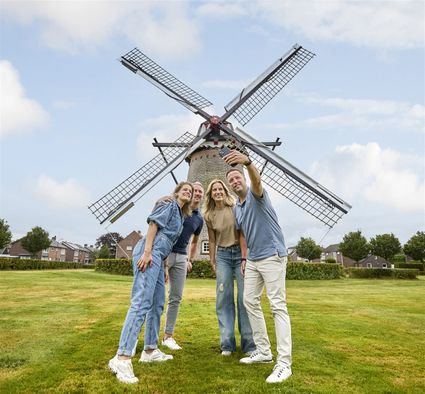Selfie voor de graanmolen in Hapert