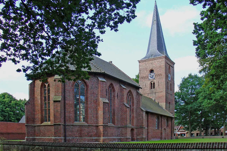 De kerk in Zuidlaren.