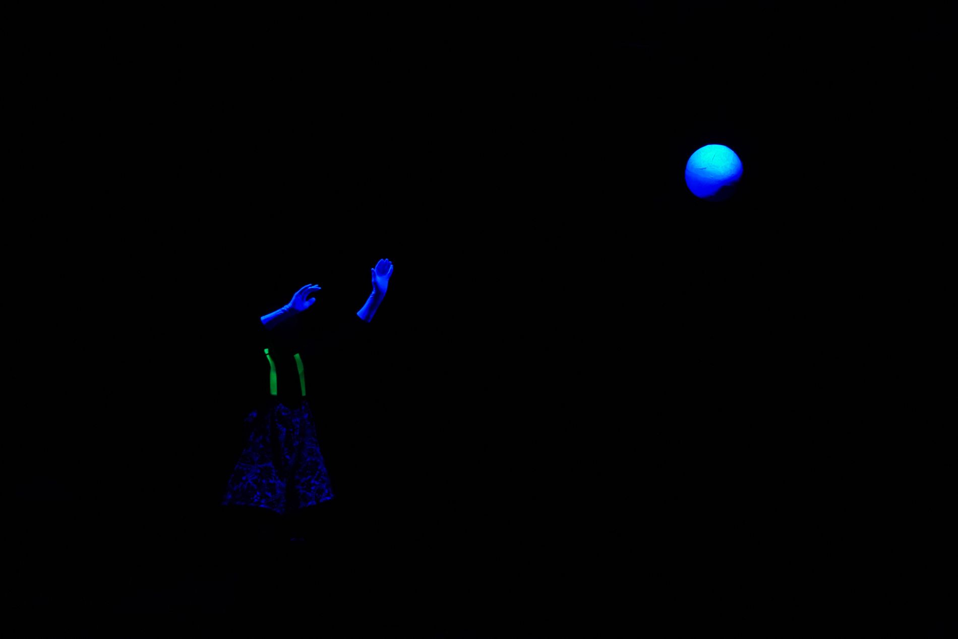 de magie van een clown - ooit zwevende eieren gezien?