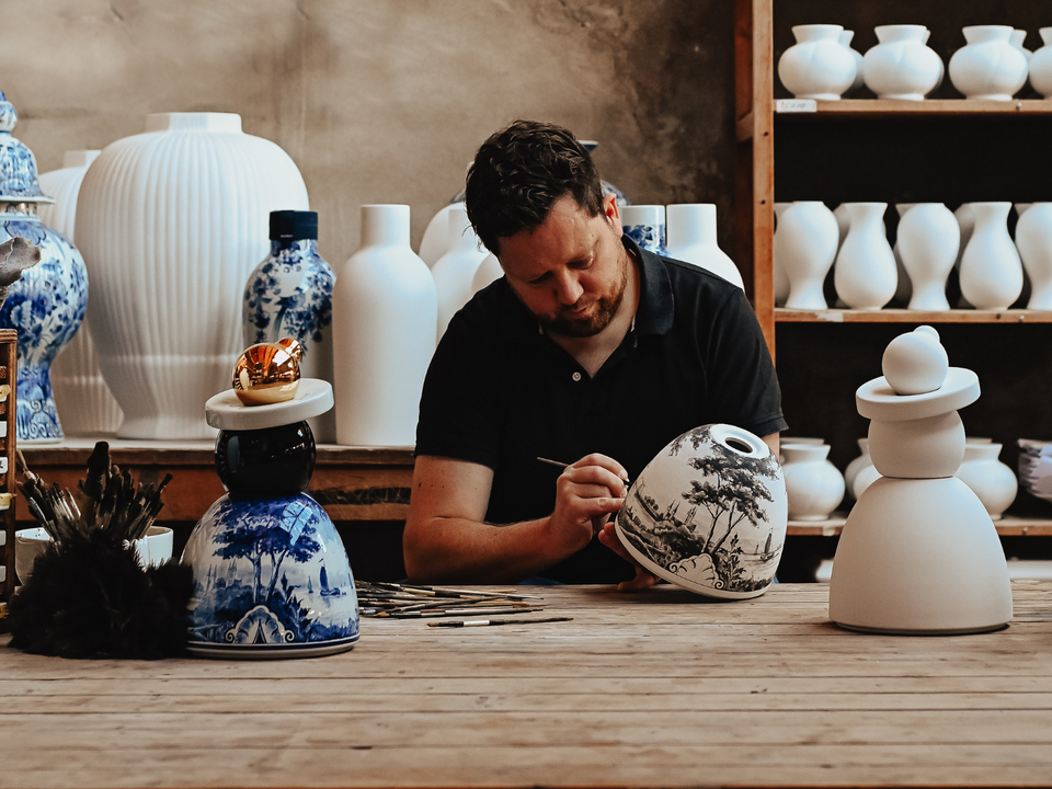 Proud Mary de beschilderd wordt door een schilder van Royal Delft