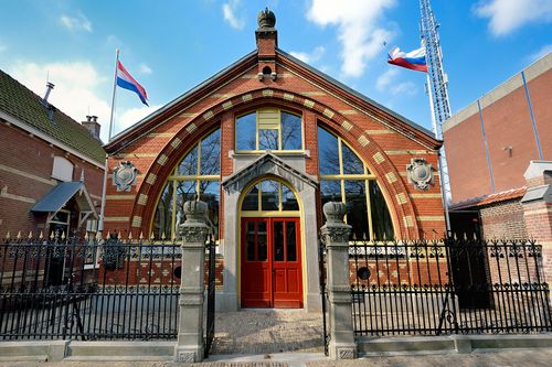 De buitenkant van het Czaar Peterhuisje