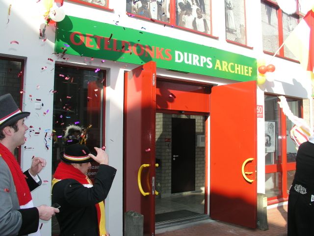 Opening van het Oeteldonks Durps Archief aan de Bloemenkamp.