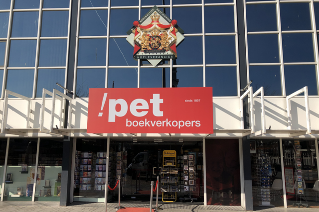 Der Eingang zum Buchhandel !Pet in Hoogeveen.