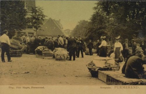 Een oude foto van de Kippenmarkt in Purmerend