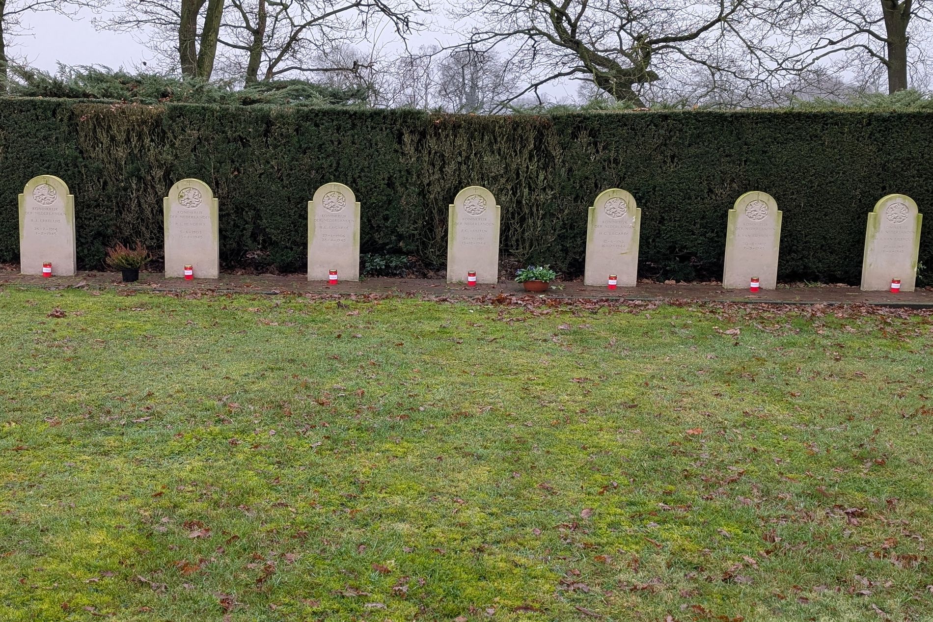 Veteranen - Lichtjes Kerstavond Helenaveen Oorlogsgraven