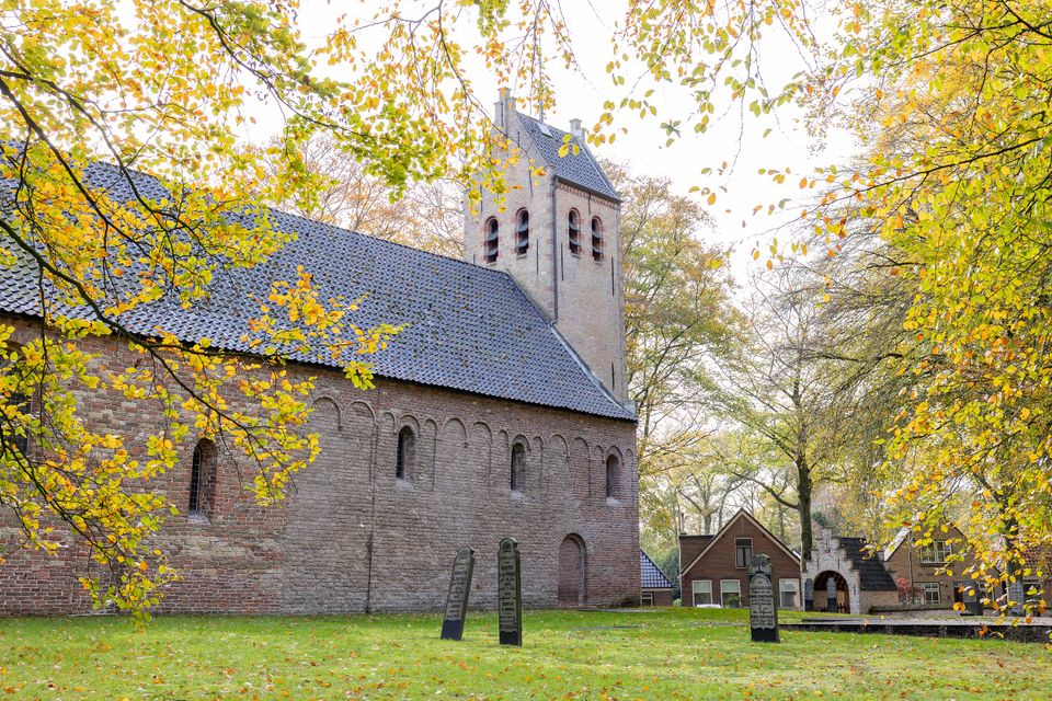 Bonifatius kerk Olderberkoop herfst