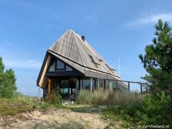 design vakantiehuis voor 6 personen in de duinen bij het strand