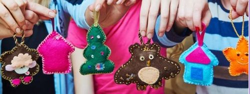 Zelfgemaakte kersthangers