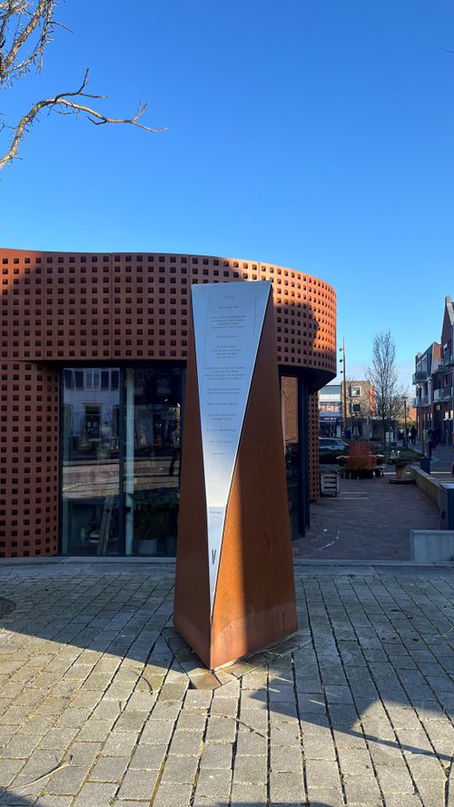 Monument, Plein Vlijmen