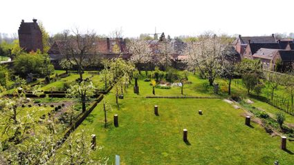 Foto van boven van Kloostertuin