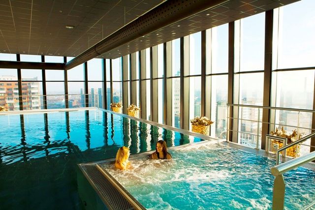 Zwembad in Fletcher Wellness Hotel Leiden