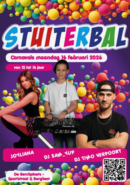 Poster voor Stuiterbal: carnavalsmaandag 16 februari 2026, 12–16 jaar. Drie dj’s afgebeeld: Jolliana, DJ Sam_Yup en DJ Timo Verpoort. Locatie De Berchplaats, Sportstraat 3, Berghem. QR-code voor info.