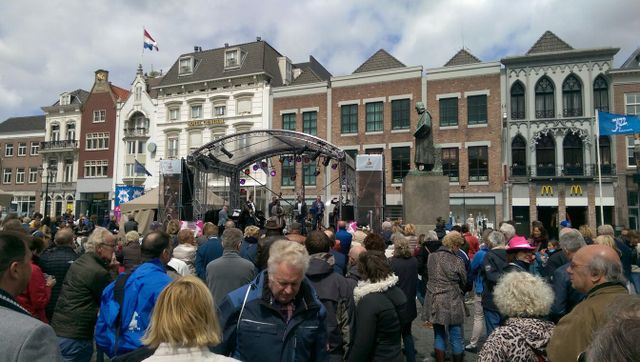Optreden van de Birdle Seven op de Markt tijdens Jazz in Duketown (2016)