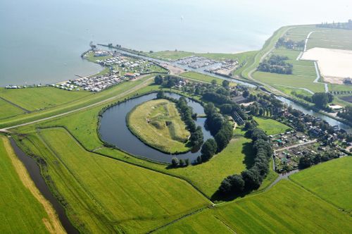 Luchtfoto Fort bij Edam