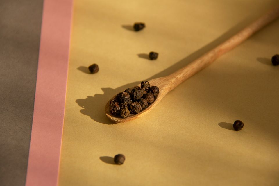 houten lepel met cacao