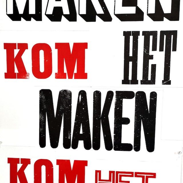 Drukprint met de woorden Kom het maken in zwart en rood