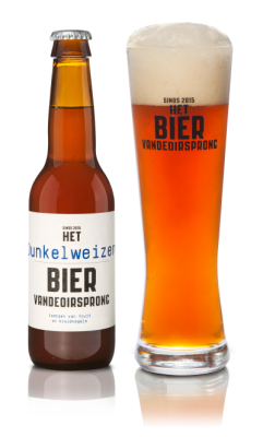 fles en glas dunkelweizen vandeoirsprong