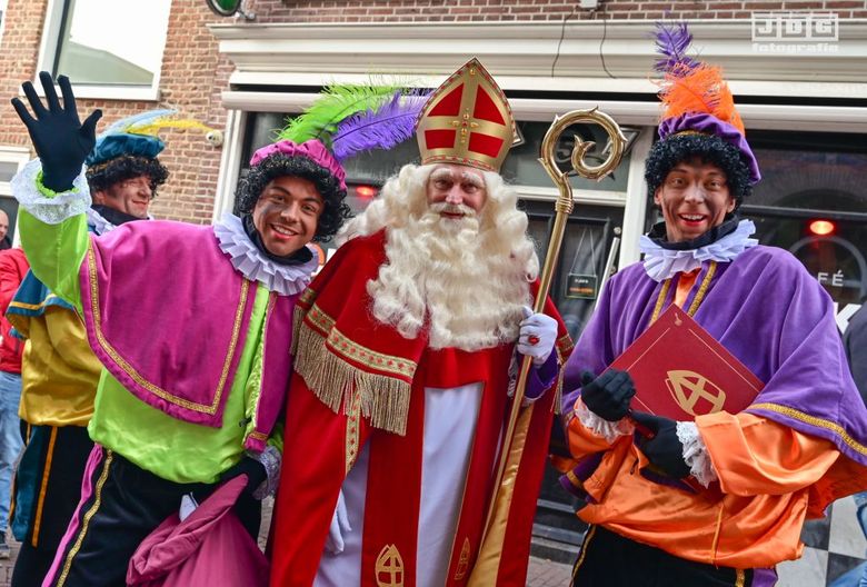 Prijsuitreiking Sinterklaaslotenactie op Schaapmarktplein