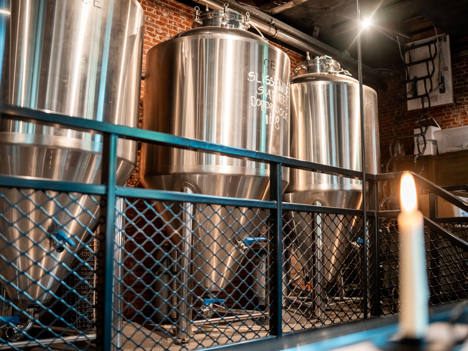 Binnen bij bierbrouwerij Delfts Brouwhuis