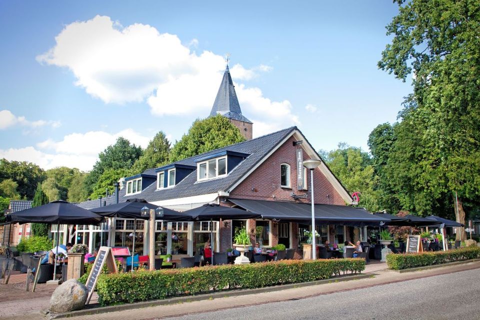 Het terras van brasserie Diggels