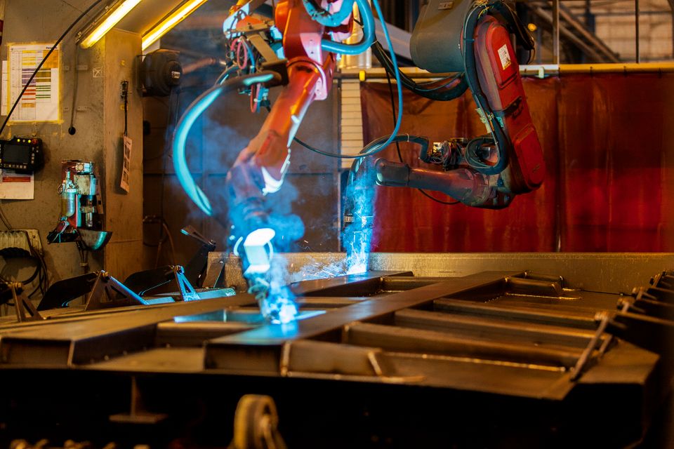 Het Innovatiecluster Noordoostpolder bestaat uit een groep bedrijven die de handen ineengeslagen hebben om samen te leren en te innoveren.