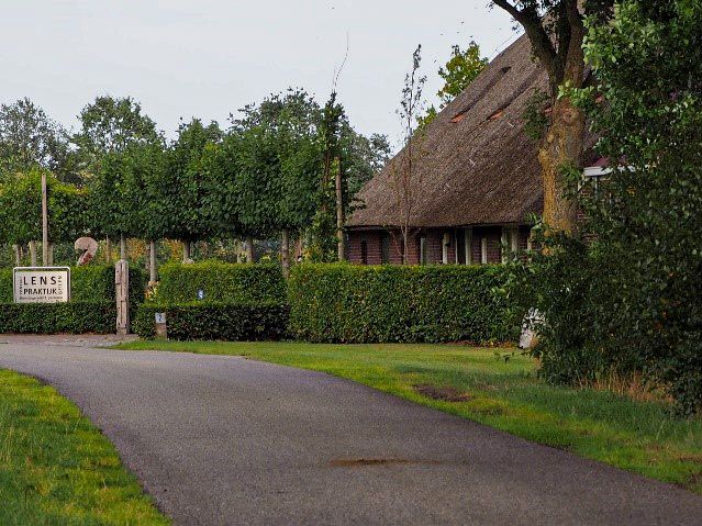 Hergebruik: Van boerderij naar dubbel woonhuis met contactlenspraktijk.