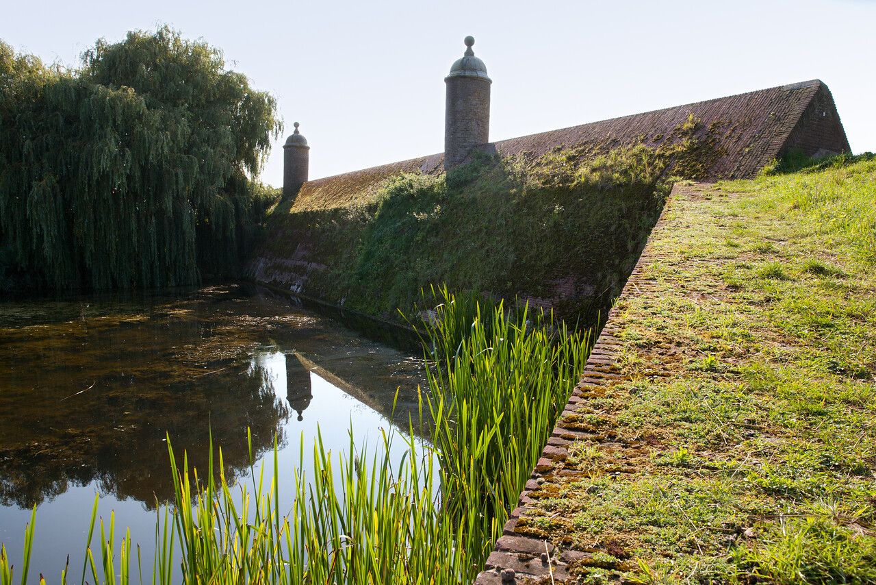 Stenen poppen in Klundert