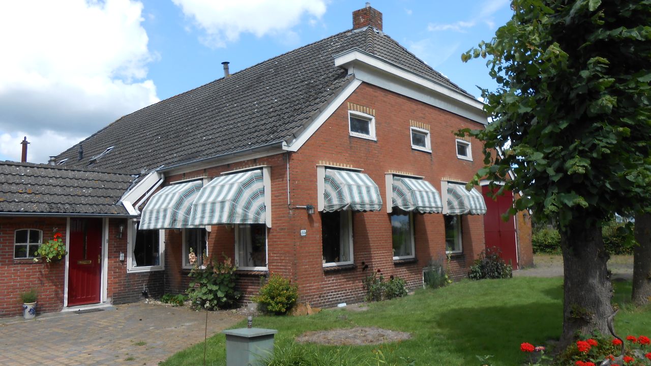 Boerderij waar de Bed & Breakfast in gevestigd is