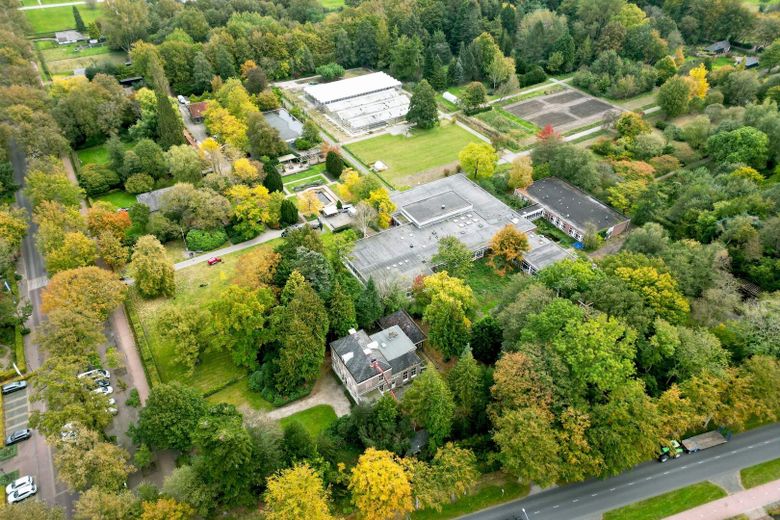 Birdview van complex van de oude Tuinbouwschool