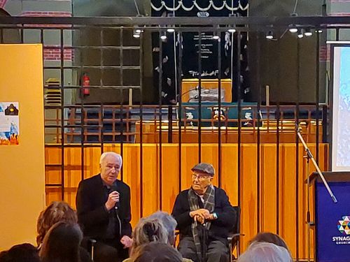 Peter Groenewold (links) in gesprek met Albrecht Weinberg
