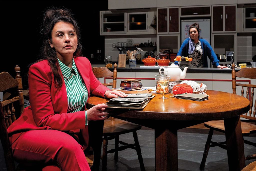 Evrim Akyigit en Sabine Beens: Ons Moeder